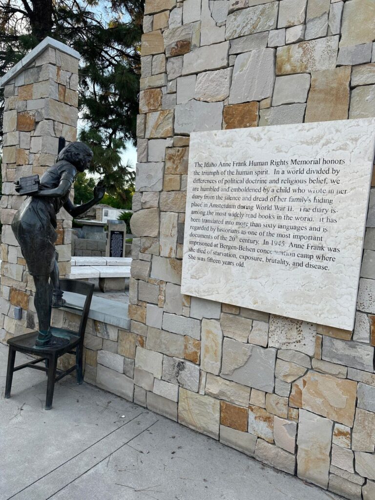 anne frank sculpture