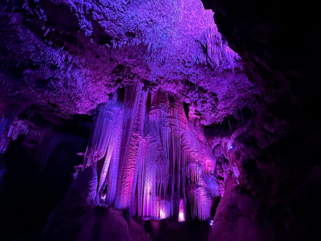 Meramec caverns light show